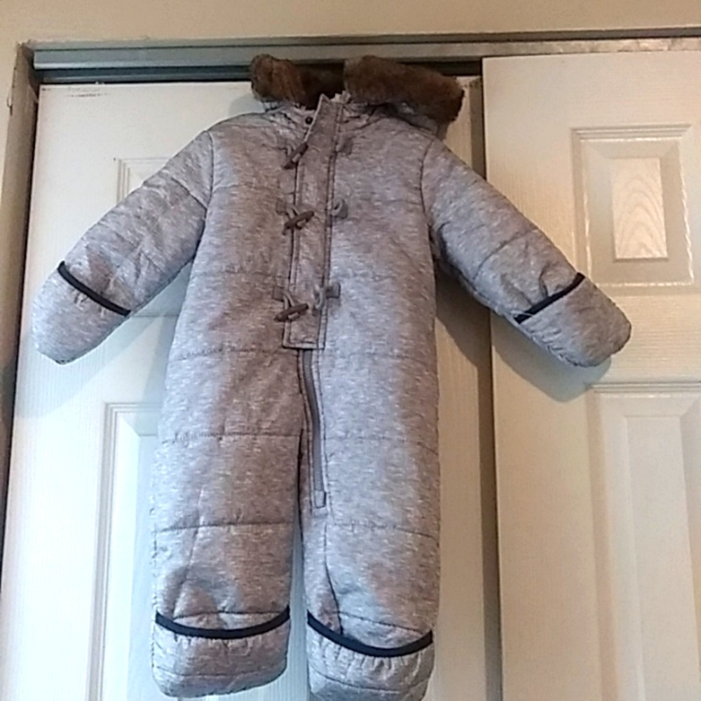 OSHGOSH B'gosh snow suit